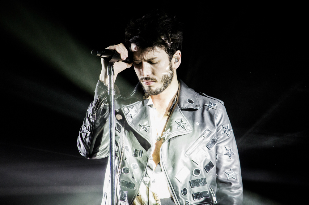 Sebastián Yatra en el Antel Arena. Foto: Carlos Iglesias.