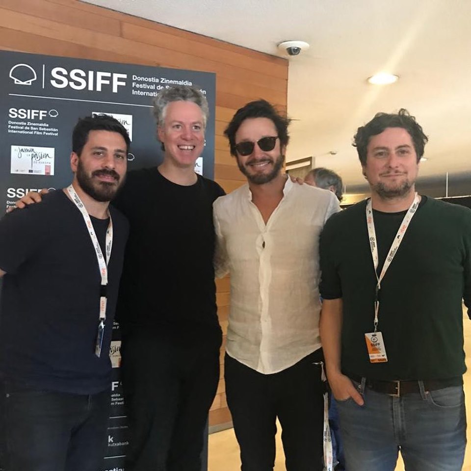 Santiago López y Federico Veiroj en el Festival de Cine de San Sebastián, por "Así habló el cambista". Foto: Facebook de "Así habló el cambista"