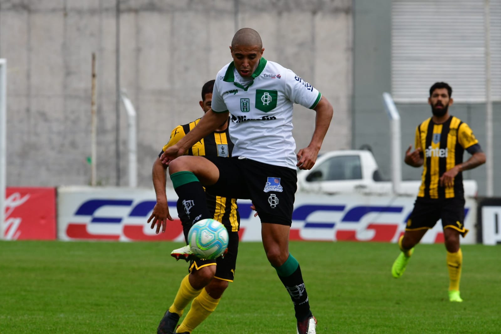Walter Gargano y Diego Arismendi en el Racing vs. Peñarol