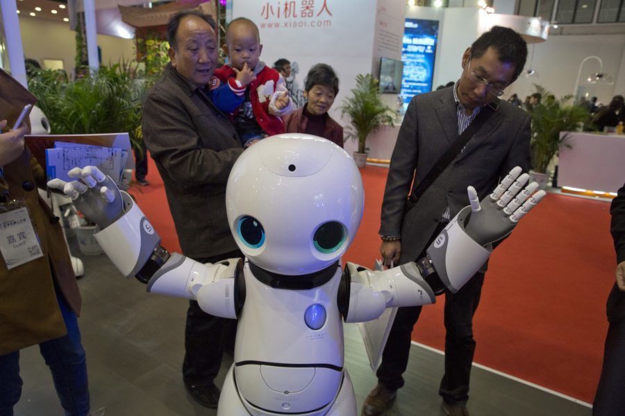 Robot durante una exposición tecnológica en China. Foto: Archivo El País