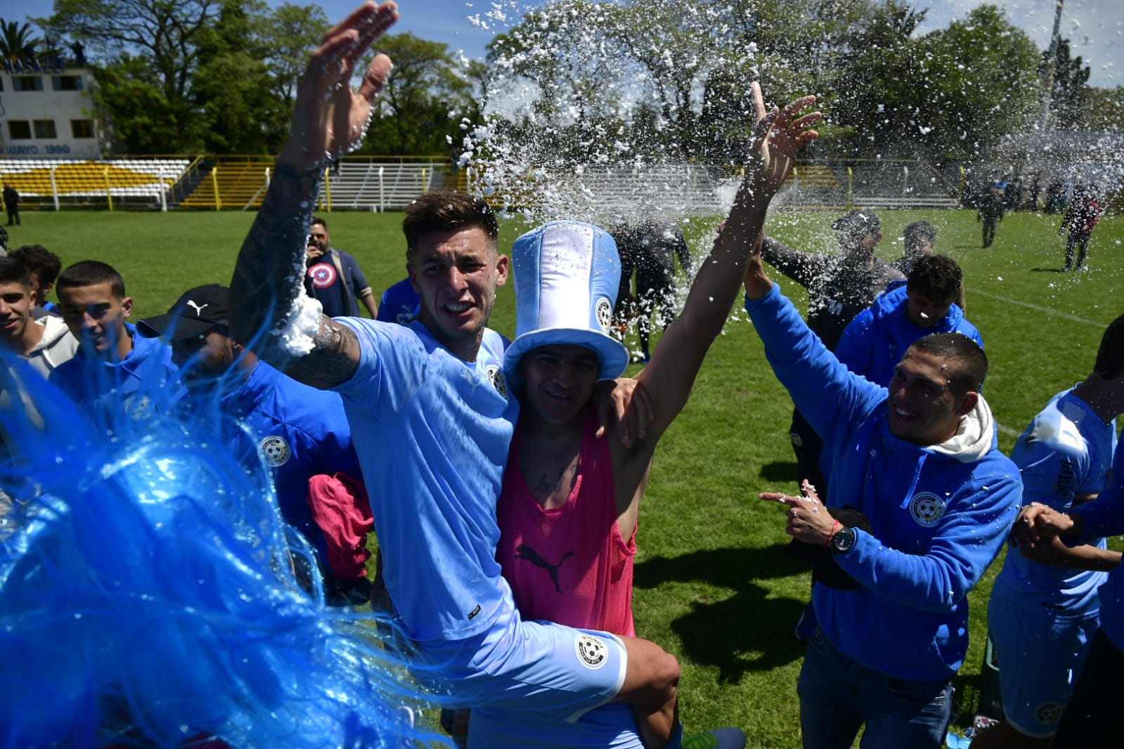 Torque le ganó a Bella Vista y se quedó con el primer ascenso. Fotos: Fernando Ponzetto / El País