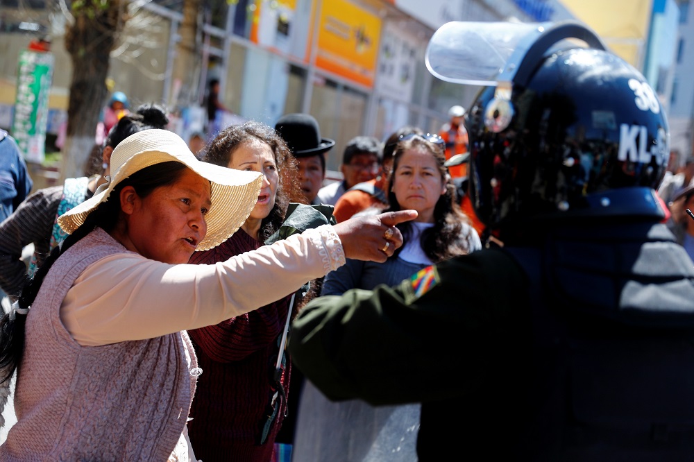 Manifestaciones en defensa al presidente Evo Morales, este miércoles en La Paz. Foto: Reuters