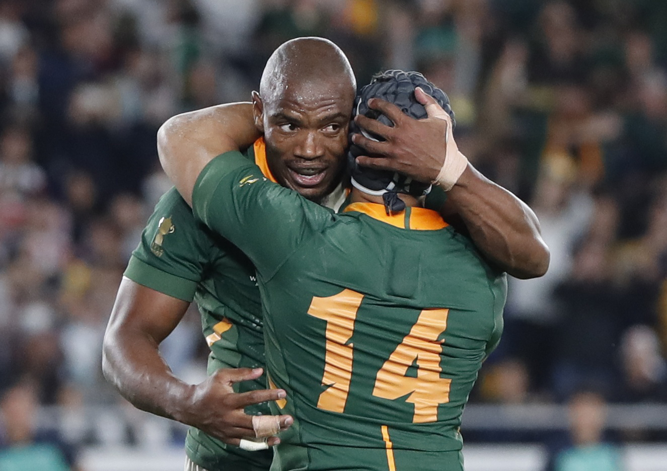 Los jugadores de Sudáfrica celebran uno de sus tries en la final ante Inglaterra. Foto: AFP.