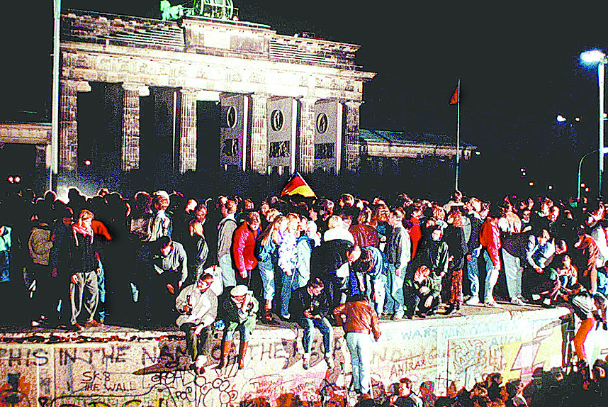 Caída del muro de Berlín. Foto: Archivo El País.