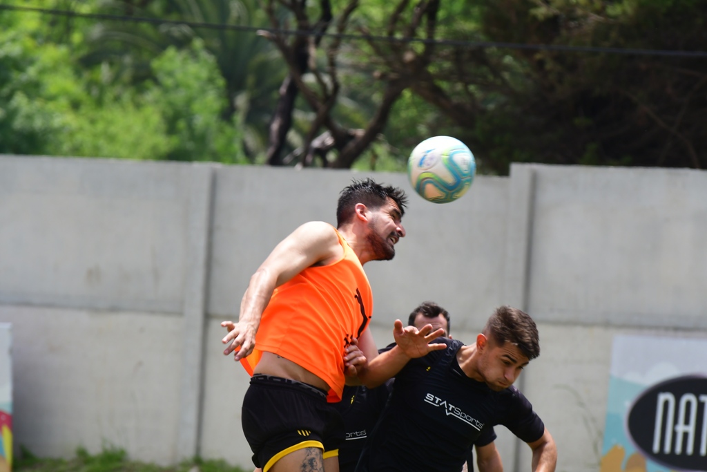 Lucas Viatri está recuperado y a la orden de Diego López para el clásico. Foto: Francisco Flores.