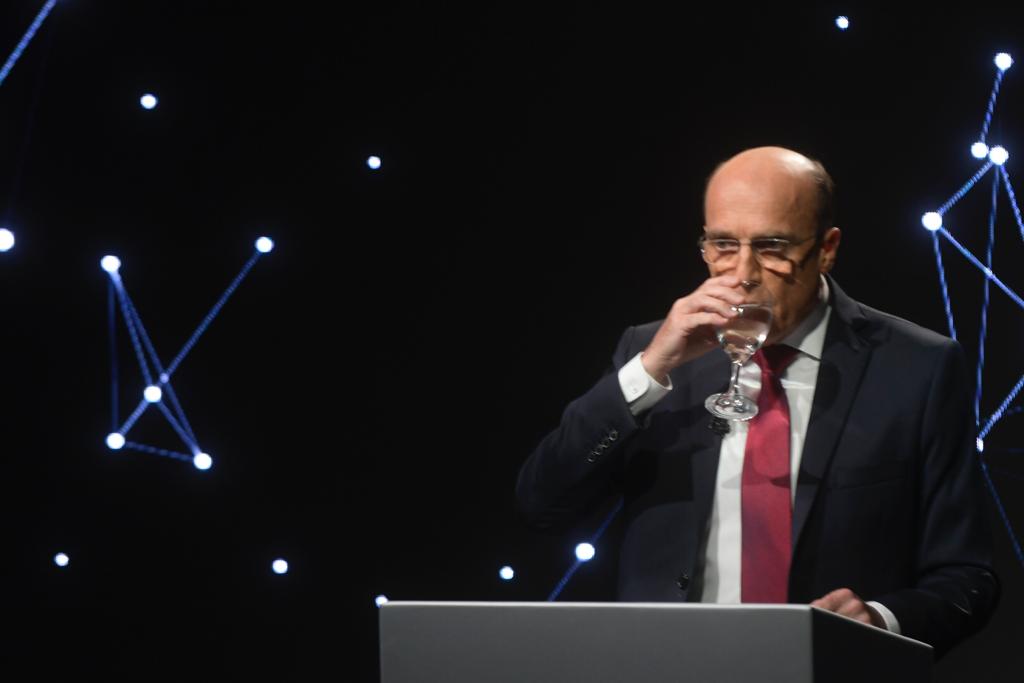 Daniel Martínez durante el debate con Luis Lacalle Pou. Foto: El País.