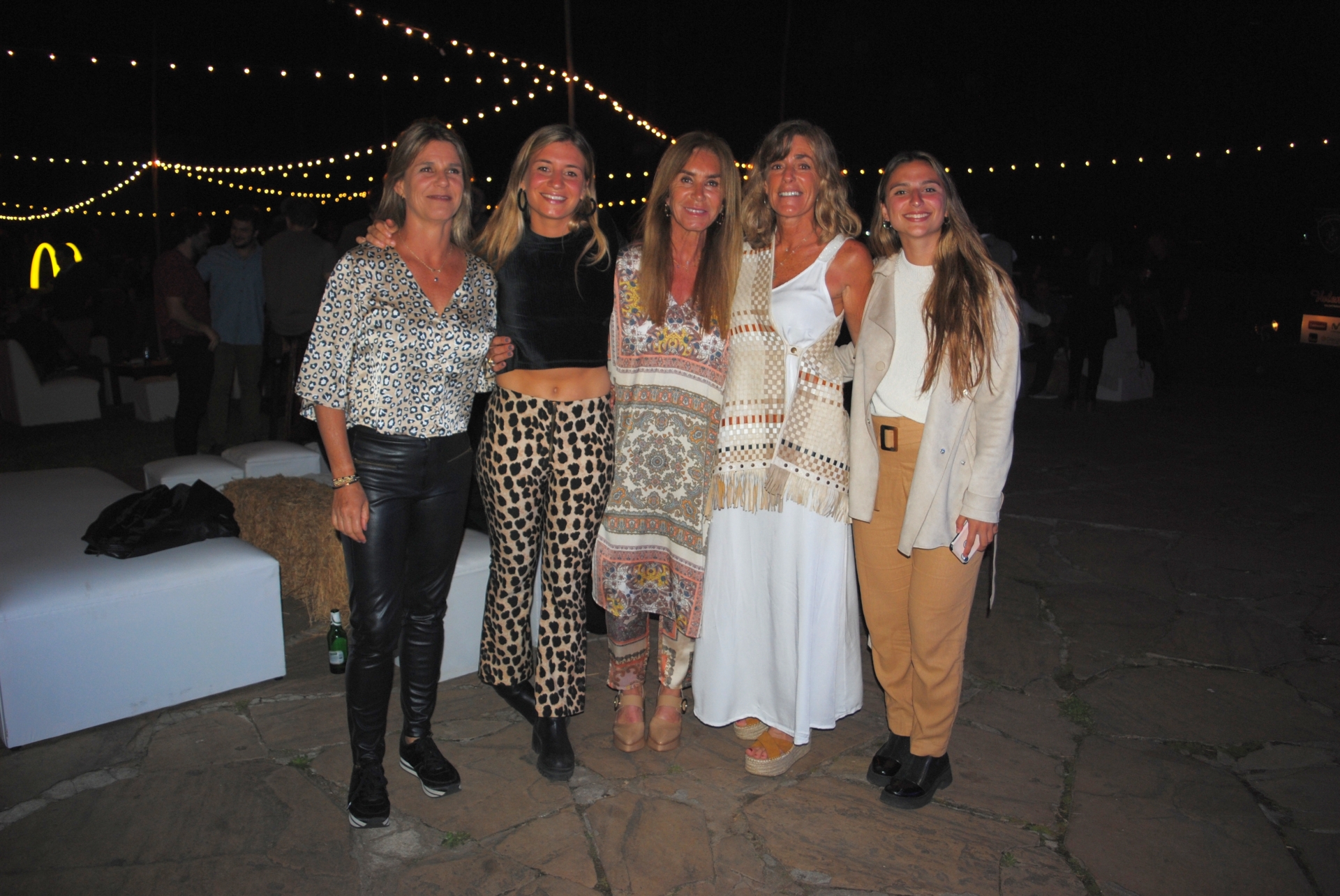 Lucía Lenguas, Josefina Ponce de León, Vicky Menoyo, Soledad Moratorio, Georgina Vitabar.