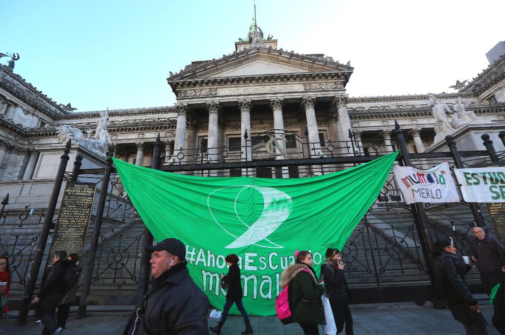 Campaña contra la despenalización del aborto en Argentina. Foto: Reuters