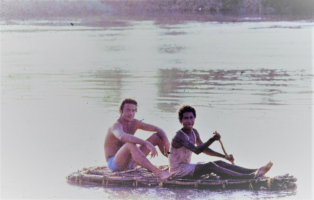 Su pantalla era la de instructor de buceo para los turistas del complejo.