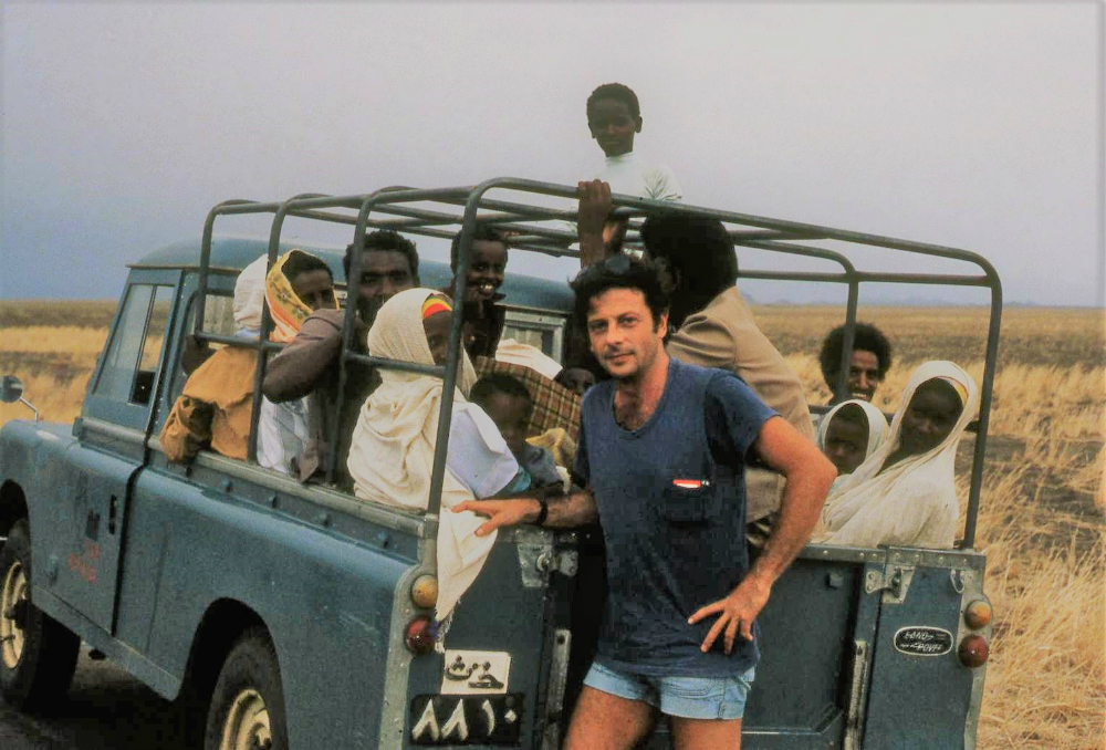 Durante uno de los viajes de rescate a través de territorio hostil.