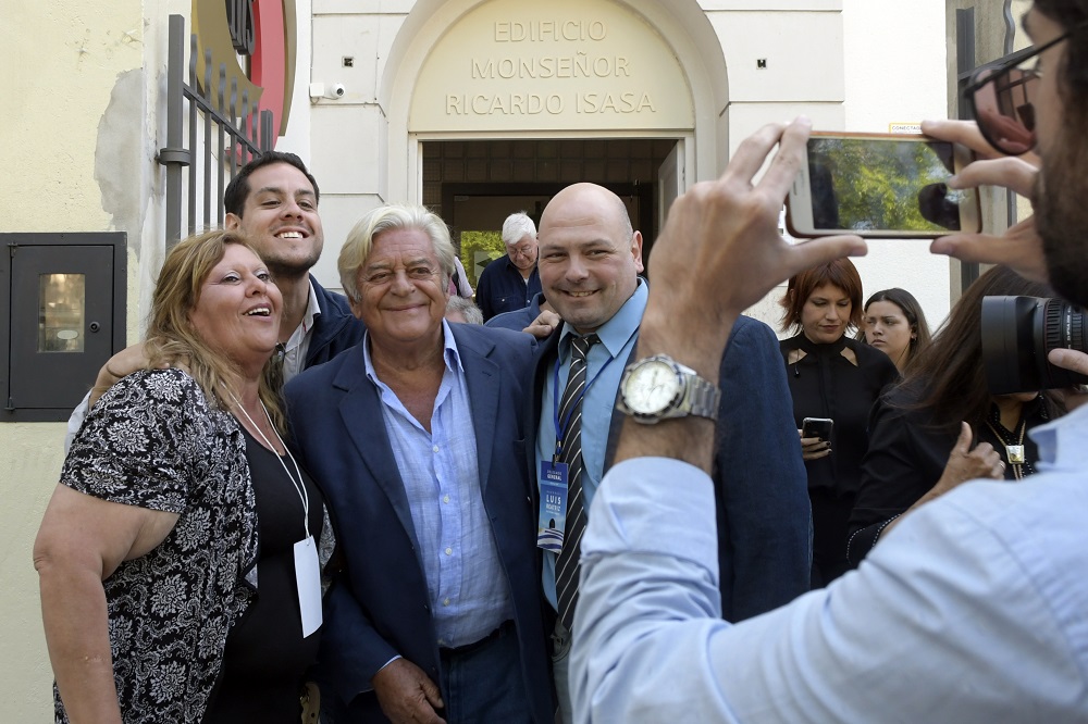 Luis Alberto Lacalle Herrera, este domingo en su local de votación. Foto: Marcelo Bonjour