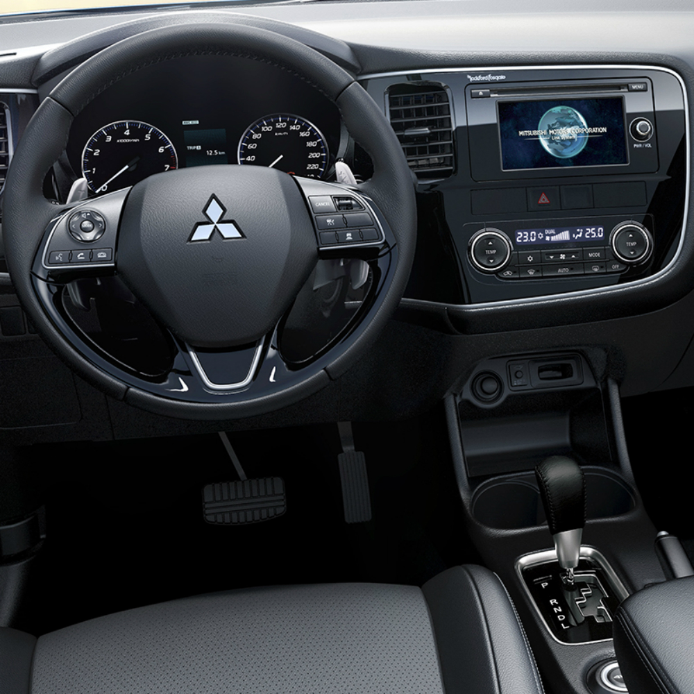 Mitsubishi Outlander 2