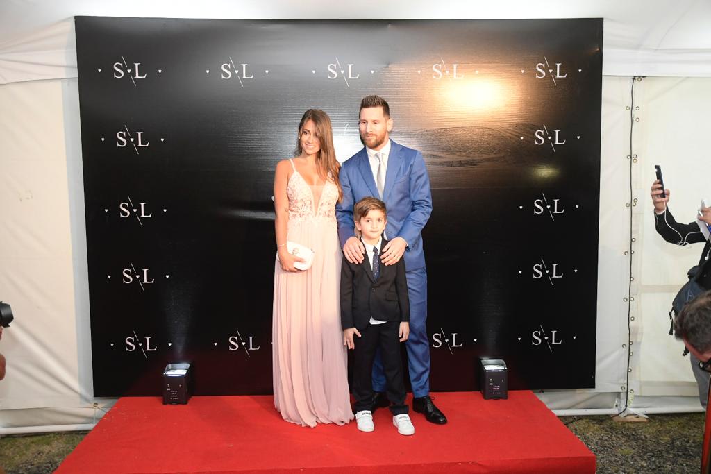 Lionel Messi y Antonela Roccuzzo llegaron a la fiesta de renovación de votos de Suárez y Balbi. Foto: Gerardo Pérez.
