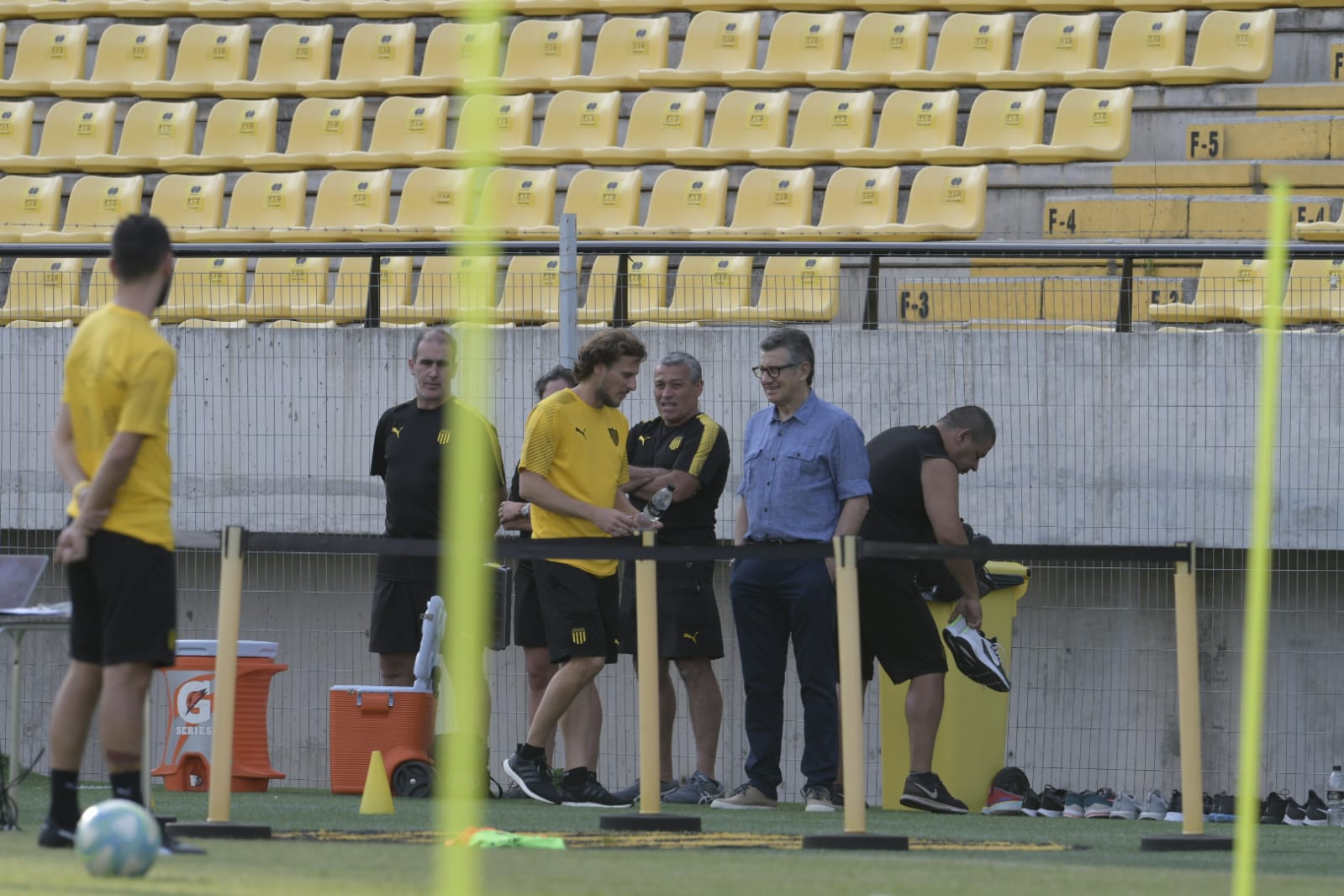 El primer día de Diego Forlán como DT