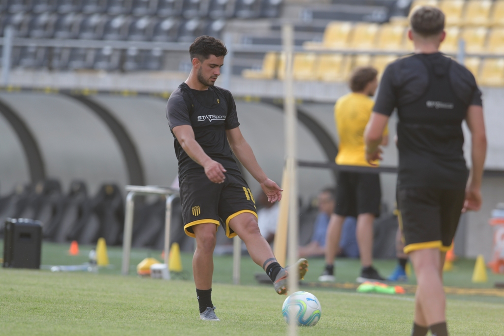 El primer entrenamiento de Peñarol en el Estadio Campeón del Siglo. Foto: Gerardo Pérez.