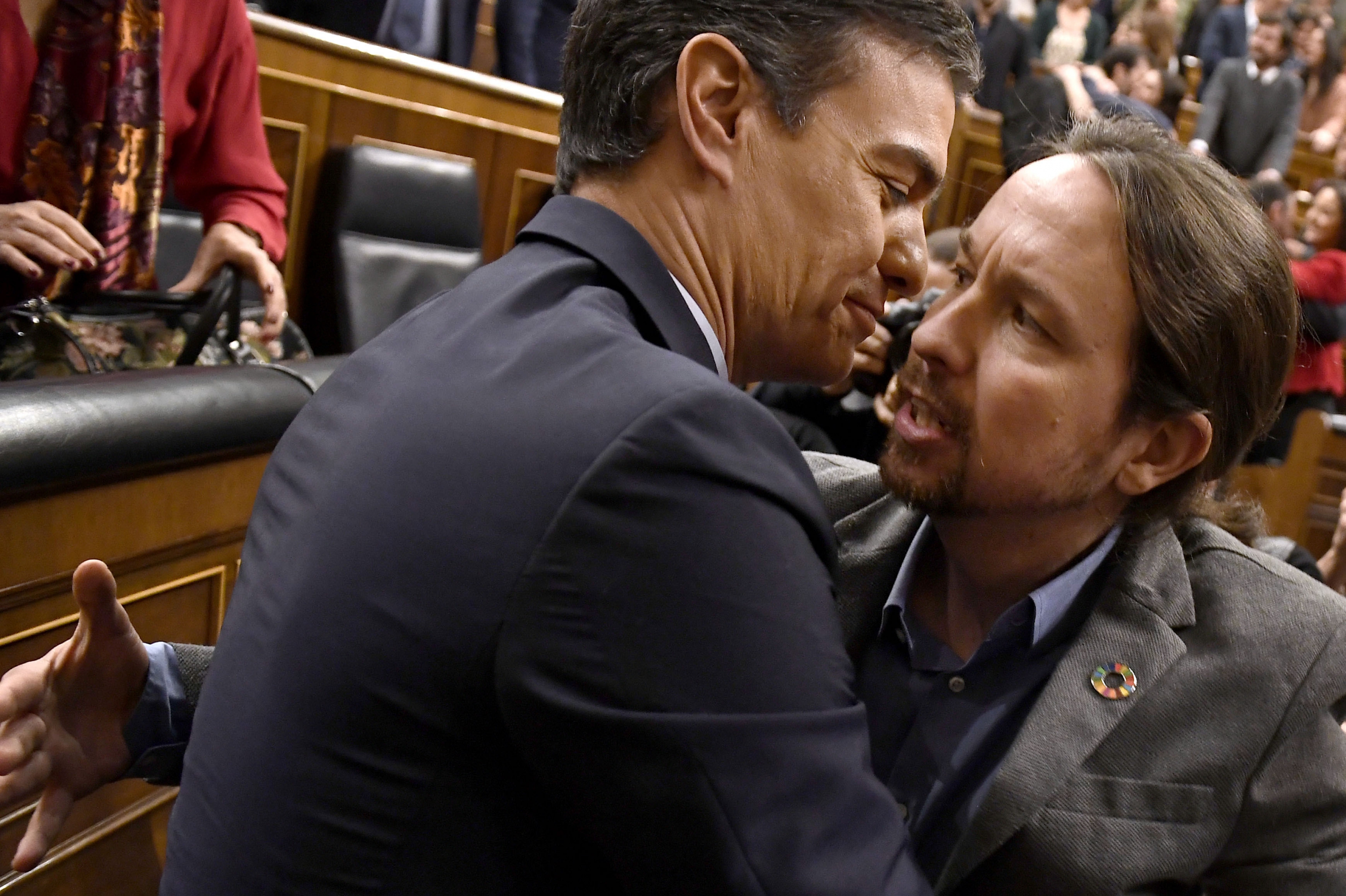 Pedro Sánchez y Pablo Iglesias. Foto: AFP