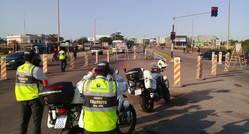 Desmantelamiento de puentes peatonales en Ciudad de la Costa. Foto: Intendencia de Canelones.
