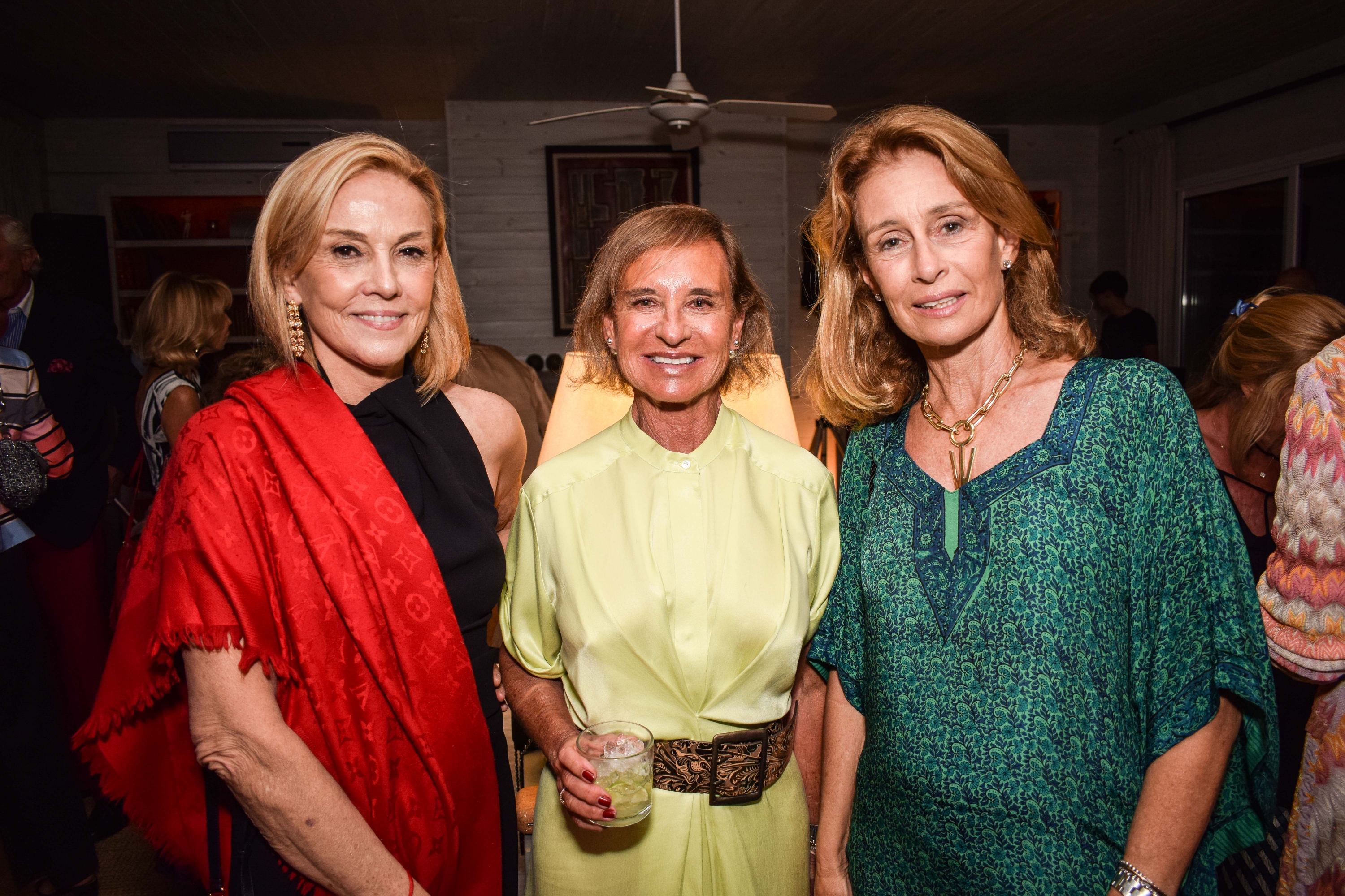 Paulina Rubio, Teresa Pereira, Gabriela Peirano.