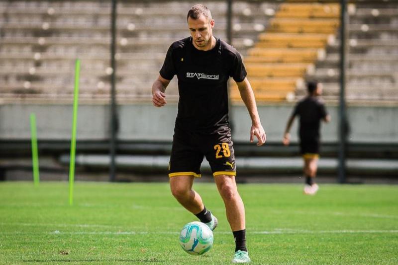 Krisztian Vadocz durante uno de los entrenamientos con Peñarol. Foto: @OficialCAP