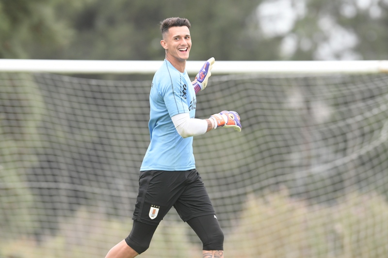 Cristopher Fiermarín en el entrenamiento de Uruguay en el Complejo Celeste. Foto: Gerardo Pérez.