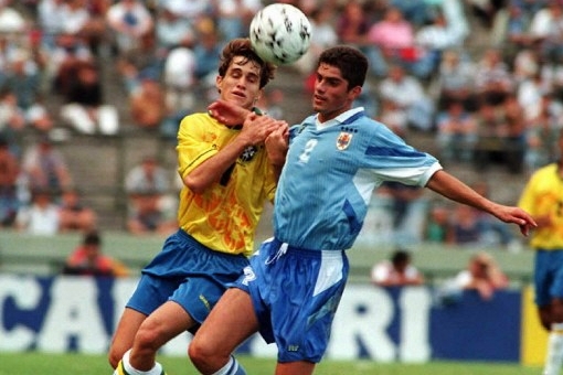 Diego López defendiendo la camiseta de Uruguay ante Brasil en el Preolímpico de 1996. Foto: AUF.
