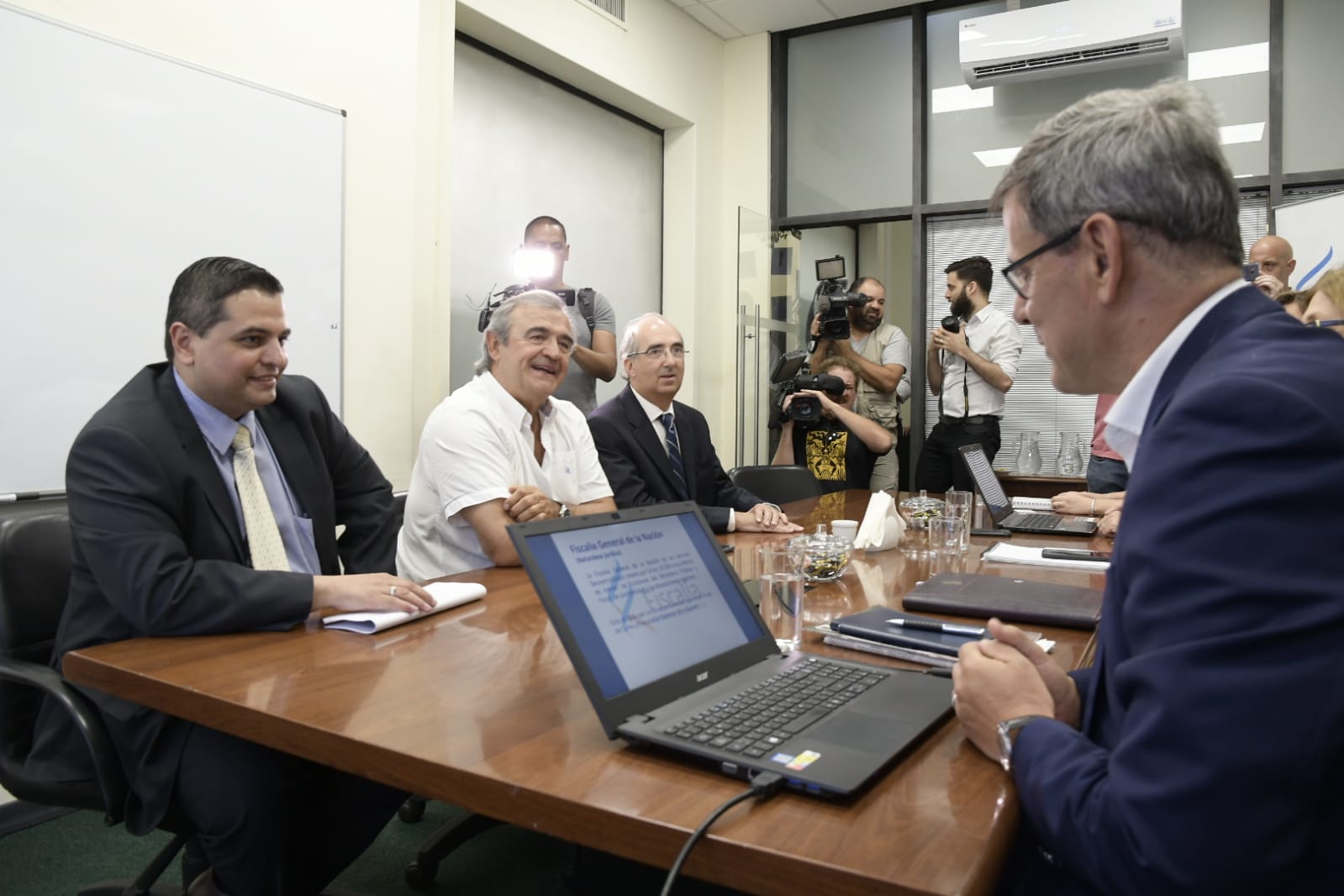 Jorge Larrañaga se reunió con el Fiscal de Corte Jorge Díaz. Foto: Darwin Borrelli