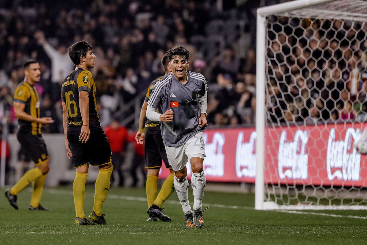 Adrien Pérez celebra el segundo gol de Los Ángeles FC frente a Peñarol. Foto: LAFC.