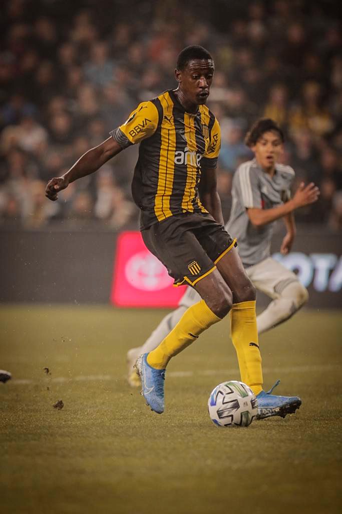 Denis Olivera. Foto: @OficialCAP.