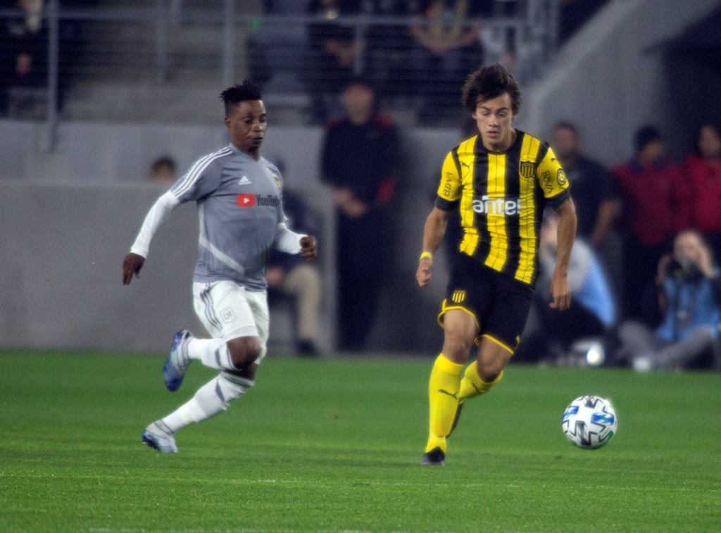 Facundo Pellistri en el encuentro del sábado frente a Los Ángeles FC. Foto: EFE.