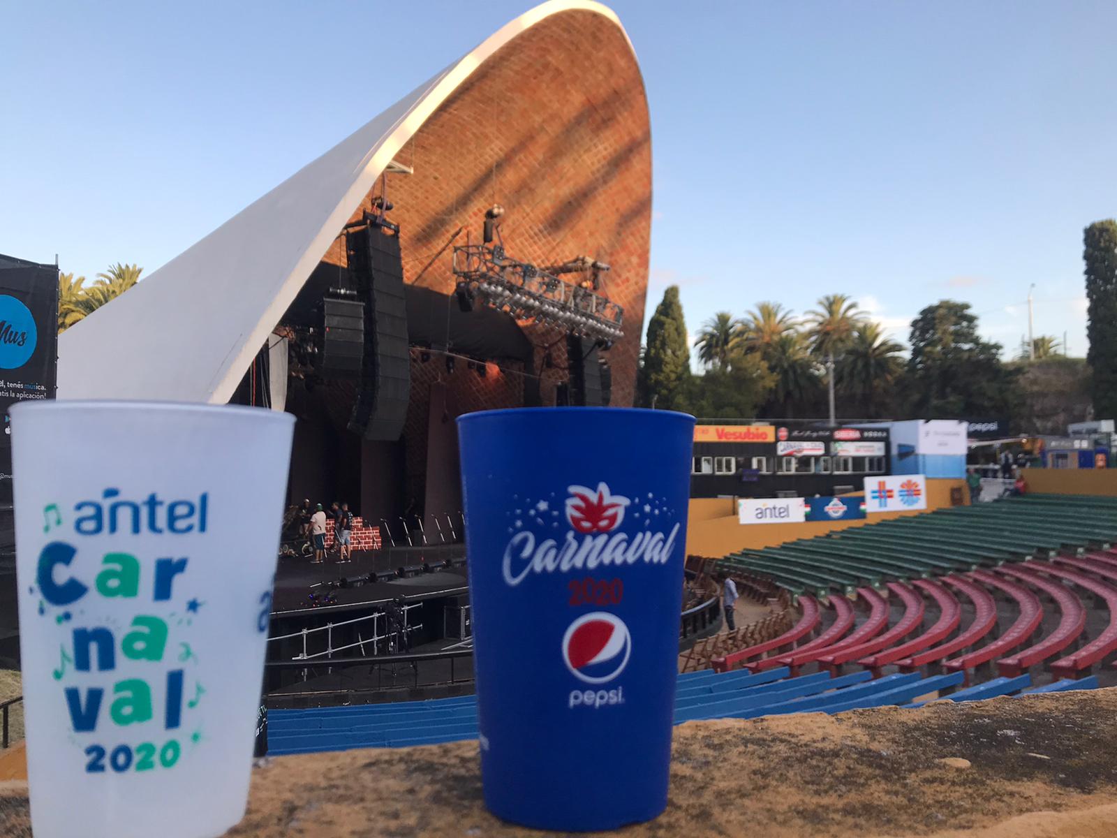 Hay cuatro diseños y cada vaso sale $50. Foto: Qero Uruguay