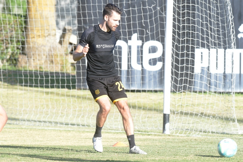 Gary Kagelmacher en el entrenamiento en Los Aromos. Foto: Marcelo Bonjour.