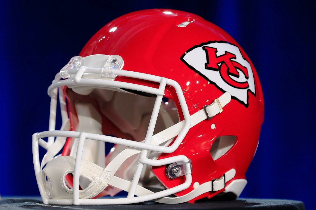 Casco de Kansas City Chiefs