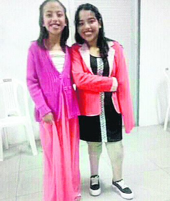 Blanquita con una amiga.