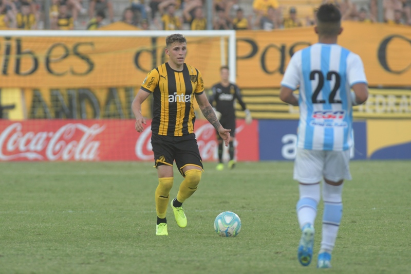 Giovanni González en el Peñarol-Cerro. Foto: Marcelo Bonjour.