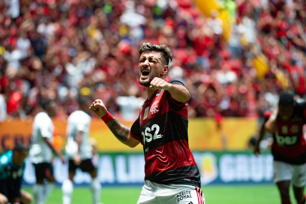 Giorgian De Arrascaeta, que festejó otro título con más con Flamengo, participó en la goleada