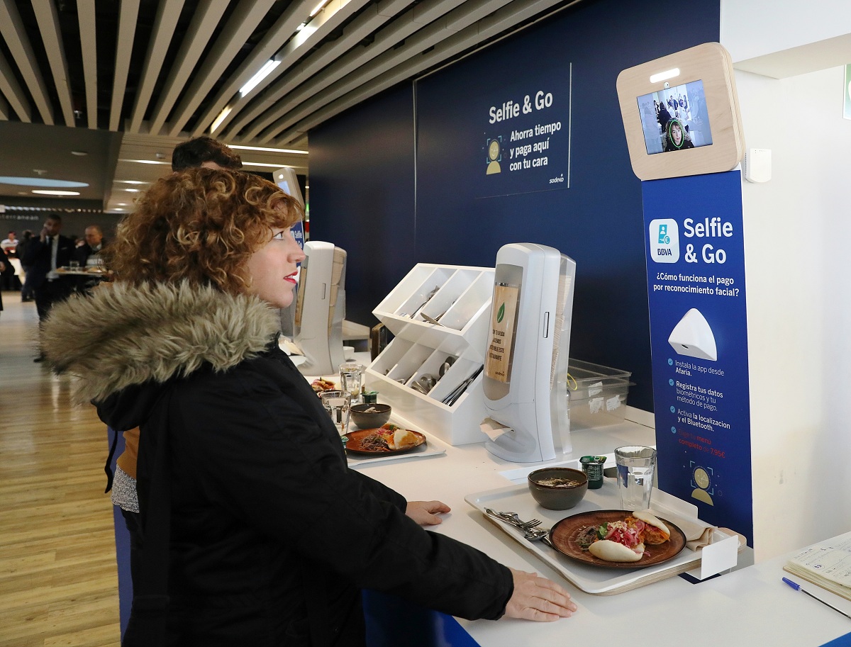 El banco BBVA ya utiliza la herramienta de reconocimiento facial para ofrecer nuevos servicios a sus clientes.
