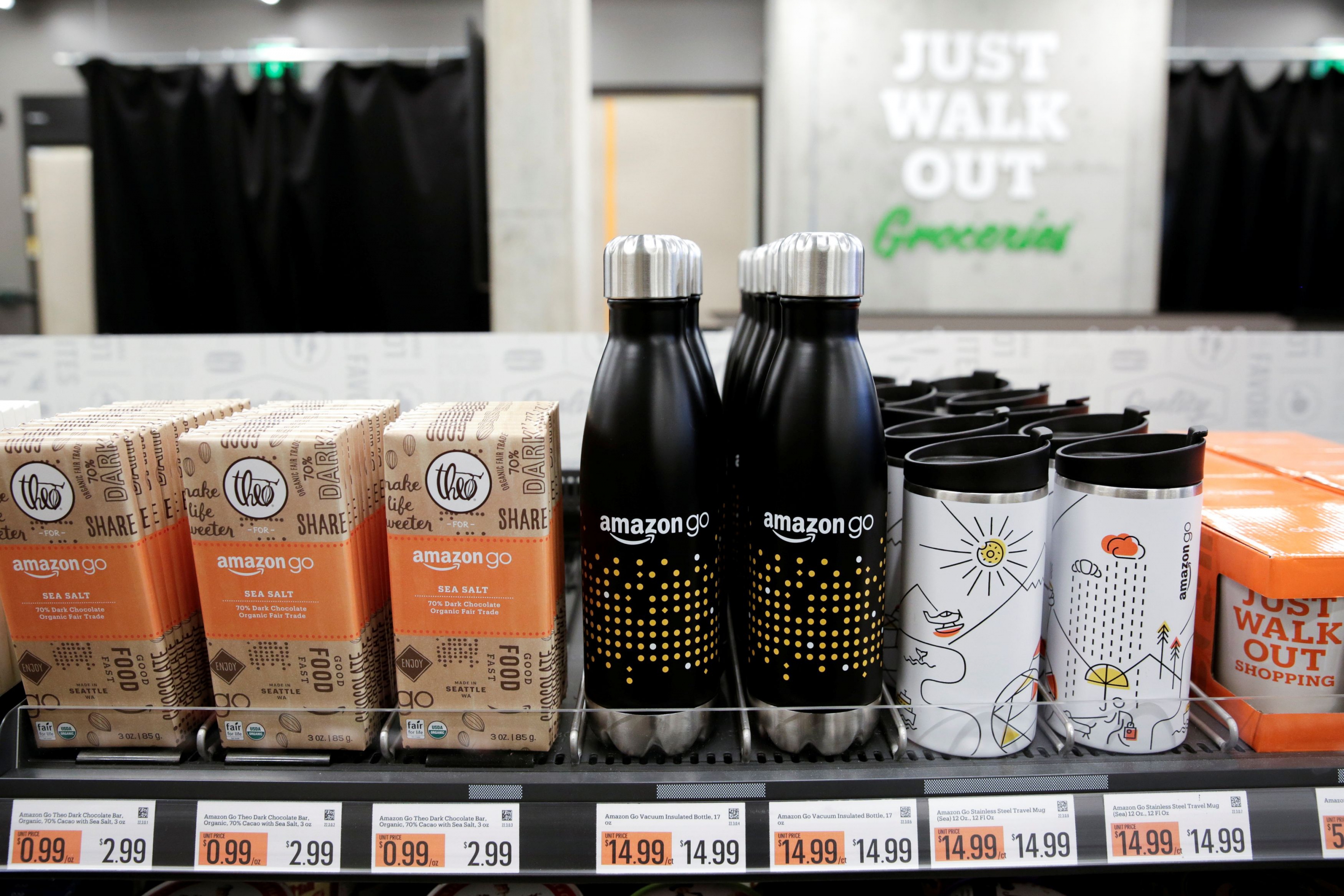 Productos Amazon Go en una nueva tienda en Estados Unidos. Foto: Reuters.
