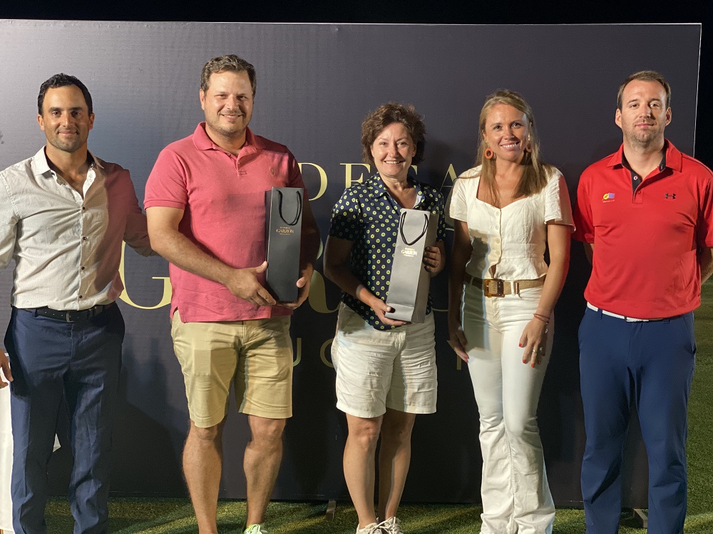 Premiación. Juan Pablo Estrella y María Fernanda Rodriguez, dueños del long drive.