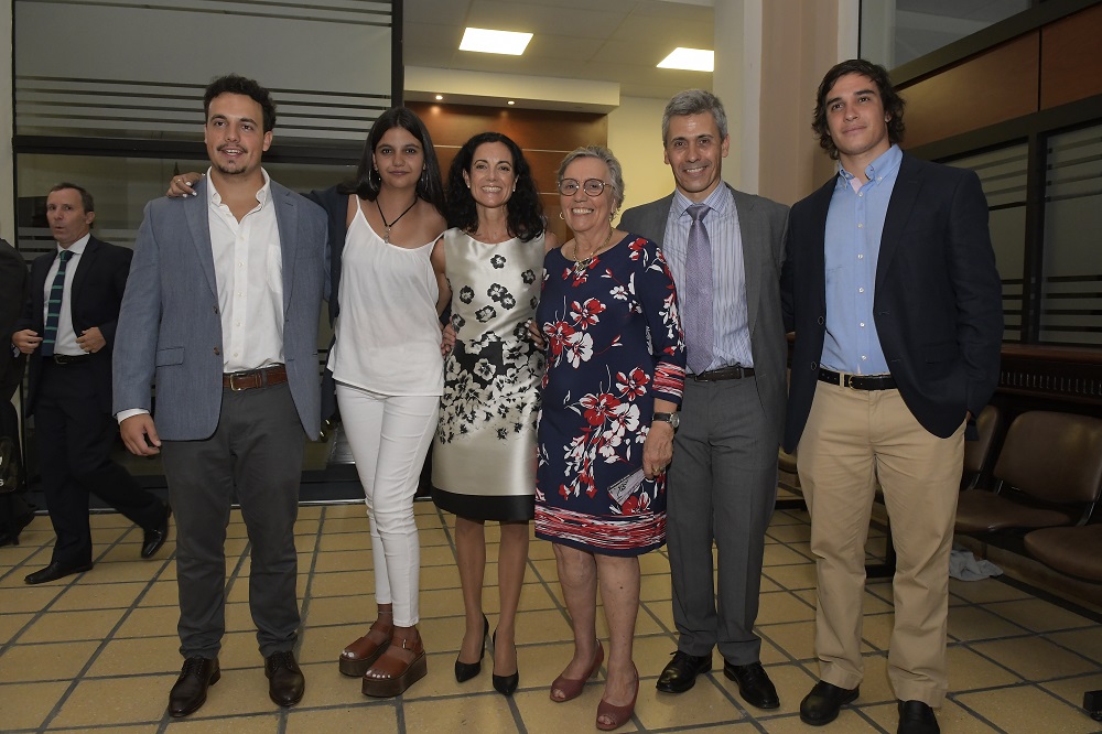 Arbeleche junto a su familia. Foto: Leonardo Mainé