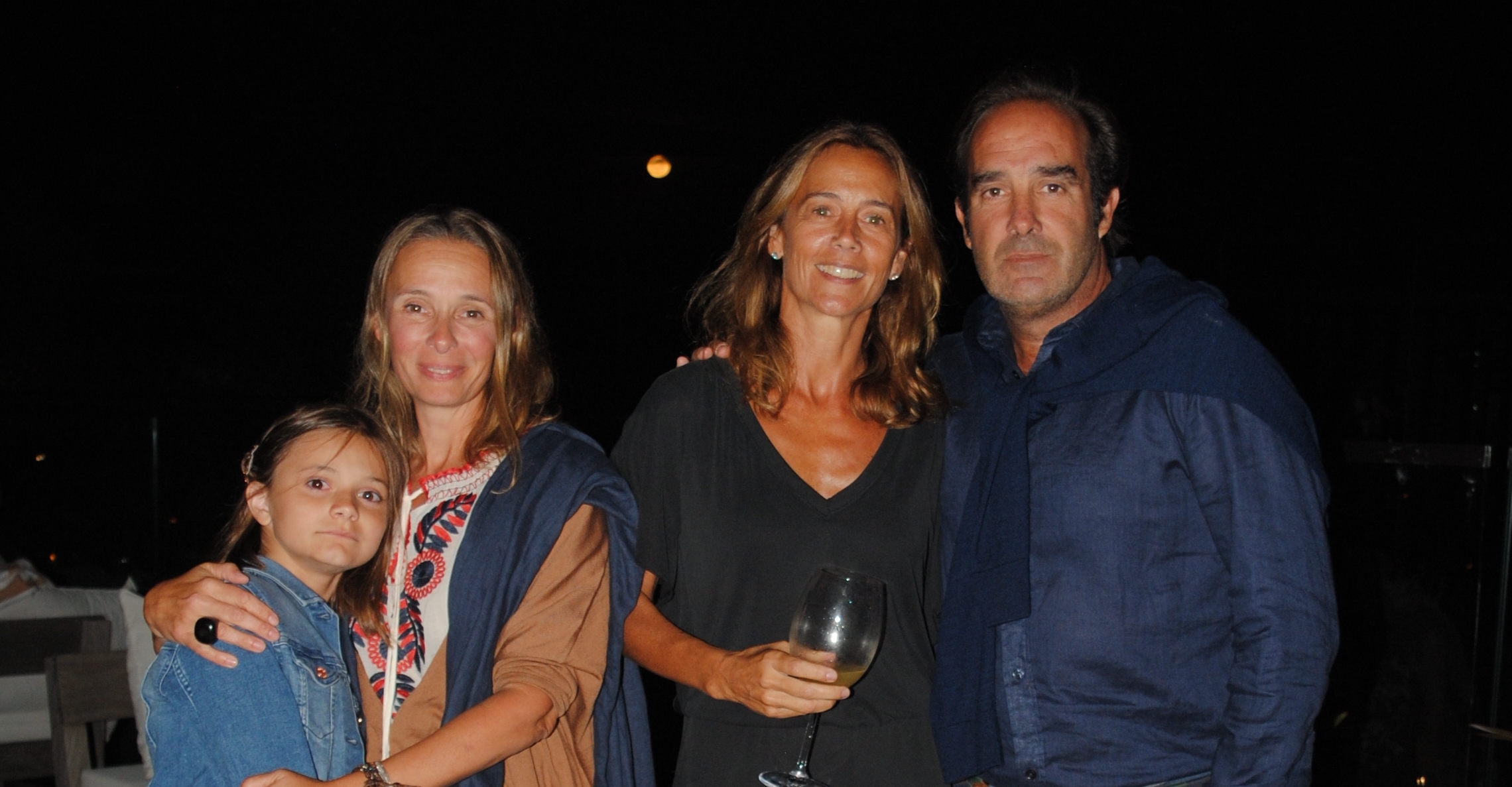 Esperanza y Julieta Martín, Lucila y Fernando Peralta.