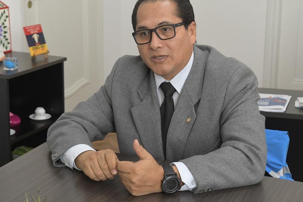 Giovanni Escalante, el representante de la Organización Panamericana de la Salud en Uruguay. Foto: Leonardo Mainé.