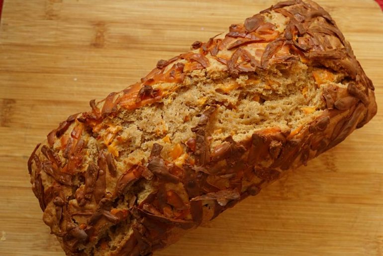 Pan de queso y cerveza. Foto: Archivo Eme