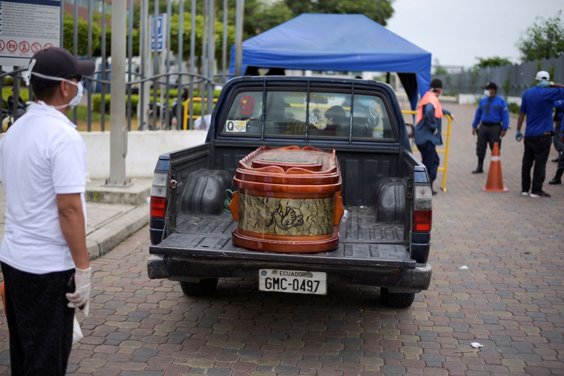 Ataúd en Ecuador por coronavirus. Foto: Reuters.