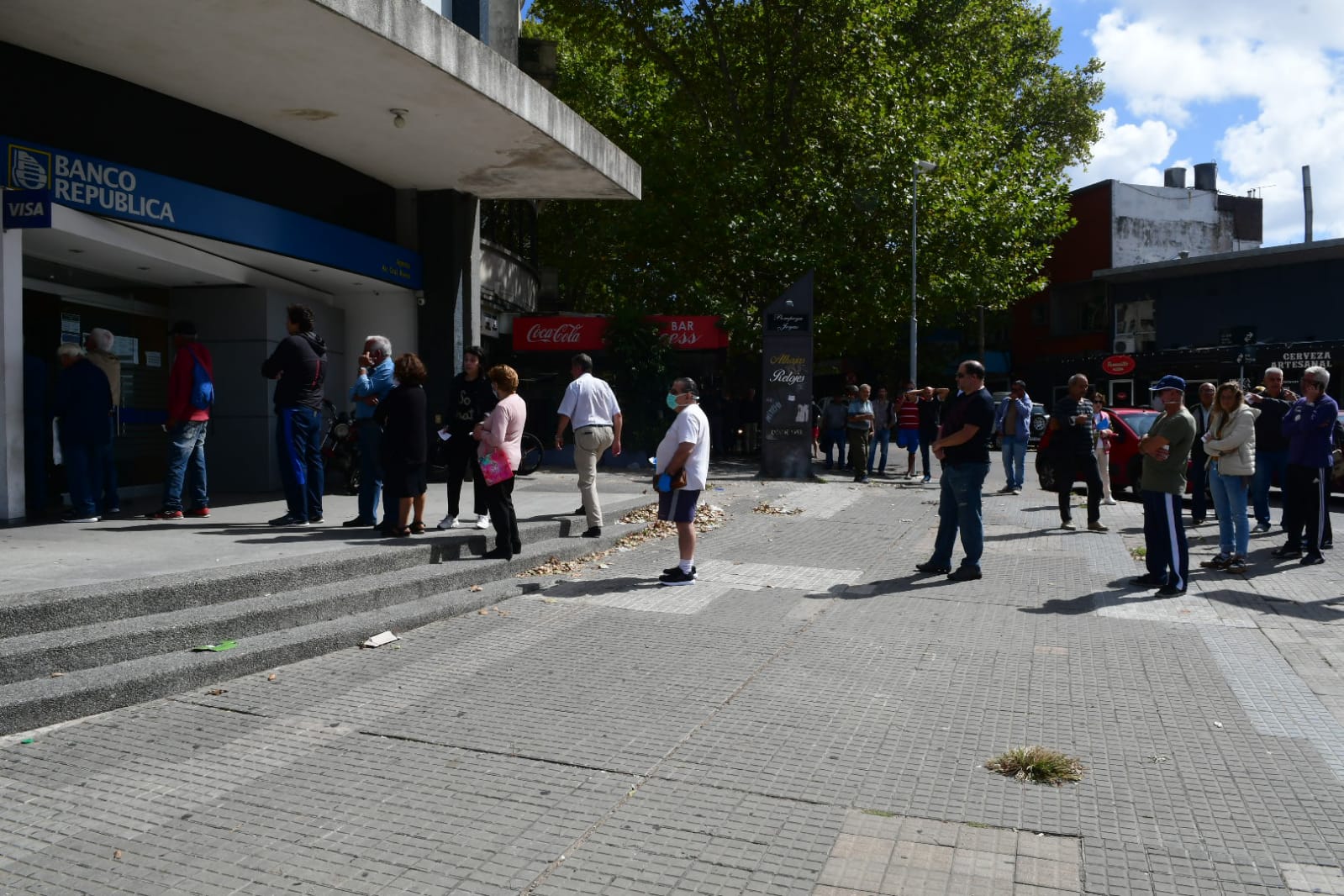Colas por cobro de jubilaciones. Foto: Francisco Flores