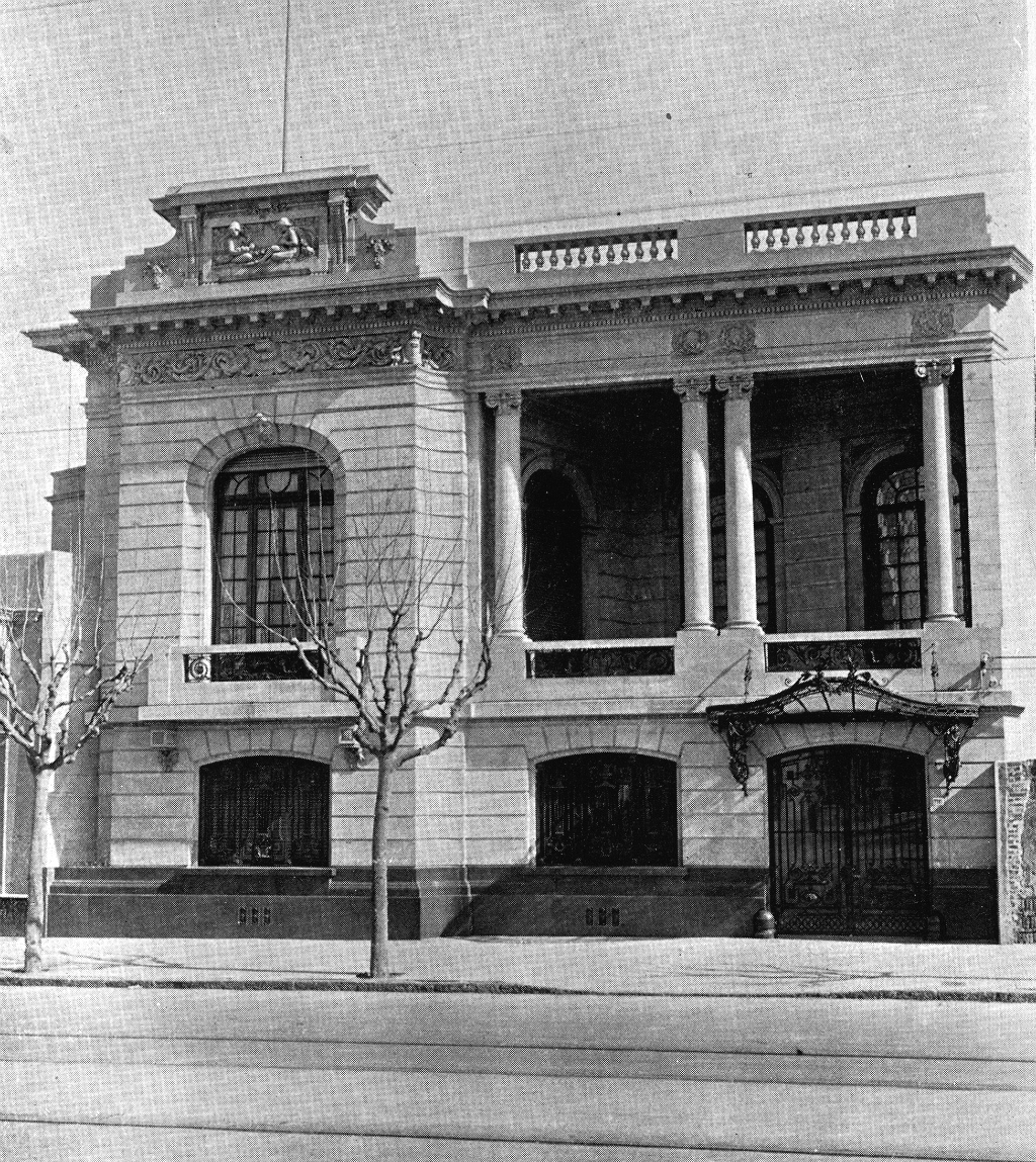 En la casona de 8 de Octubre trabajaba una decena de personas. Foto: Archivo El País
