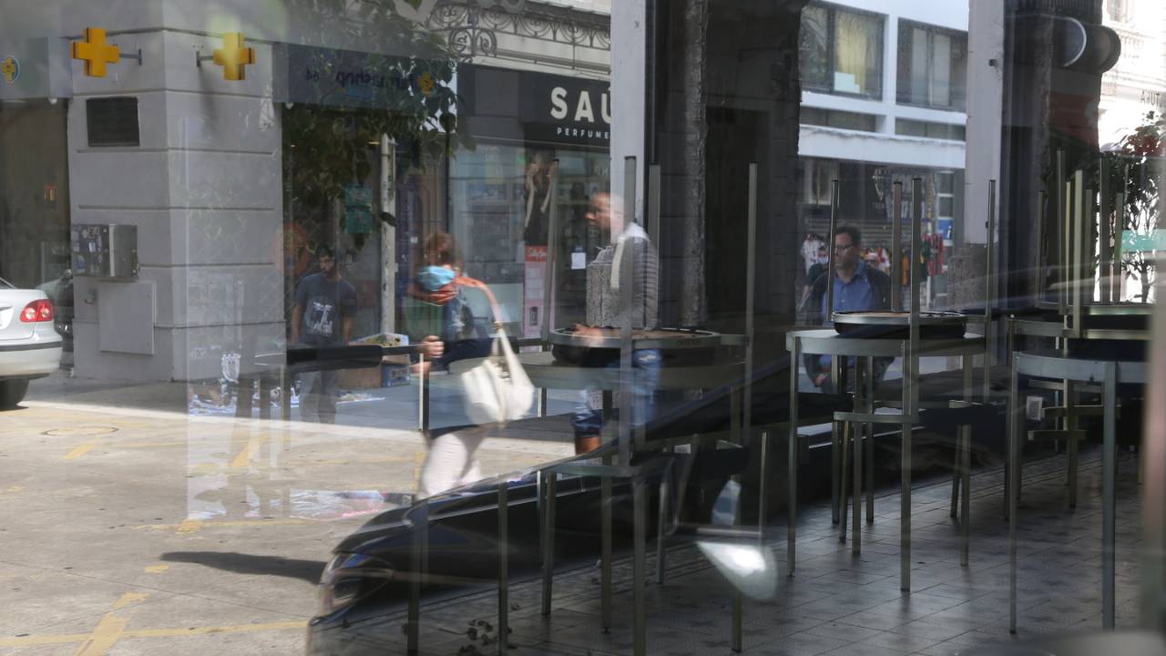 Restaurantes cerrados por coronavirus. Foto: Mateo Vázquez