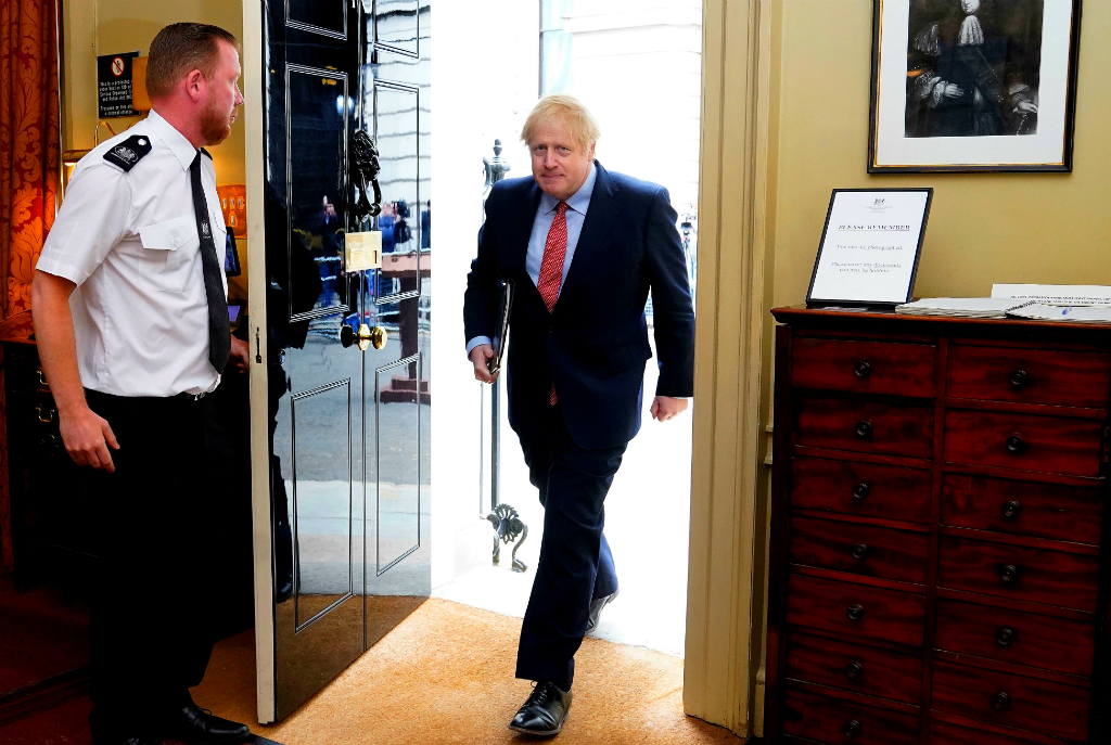 Recuperado tras su convalecencia, el primer ministro británico Boris Johnson retomó las riendas del gobierno. Foto: AFP