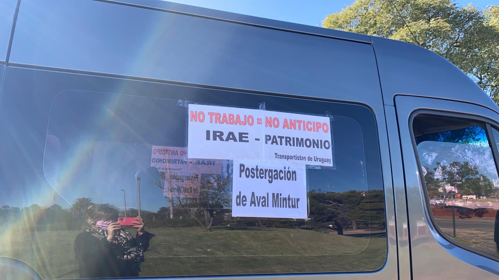 Manifestación de vehículos de transporte turístico. Foto: Mariana Malek