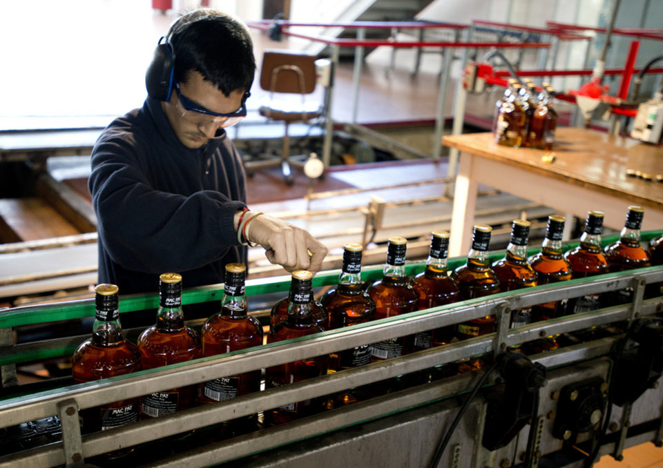 Botellas de alcohol. Foto: Archivo El País