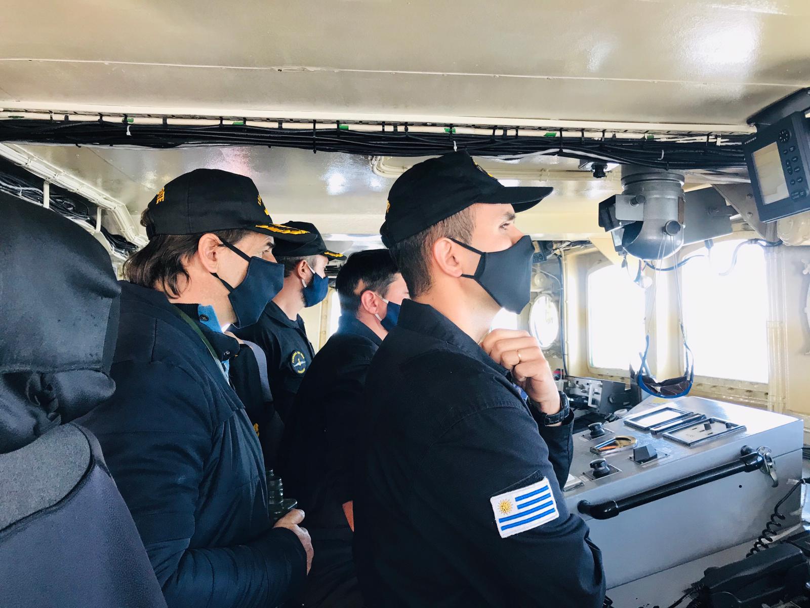 Luis Lacalle Pou visitó este jueves campamento de la Armada en Nuevo Berlín. Foto: Armada Nacional.